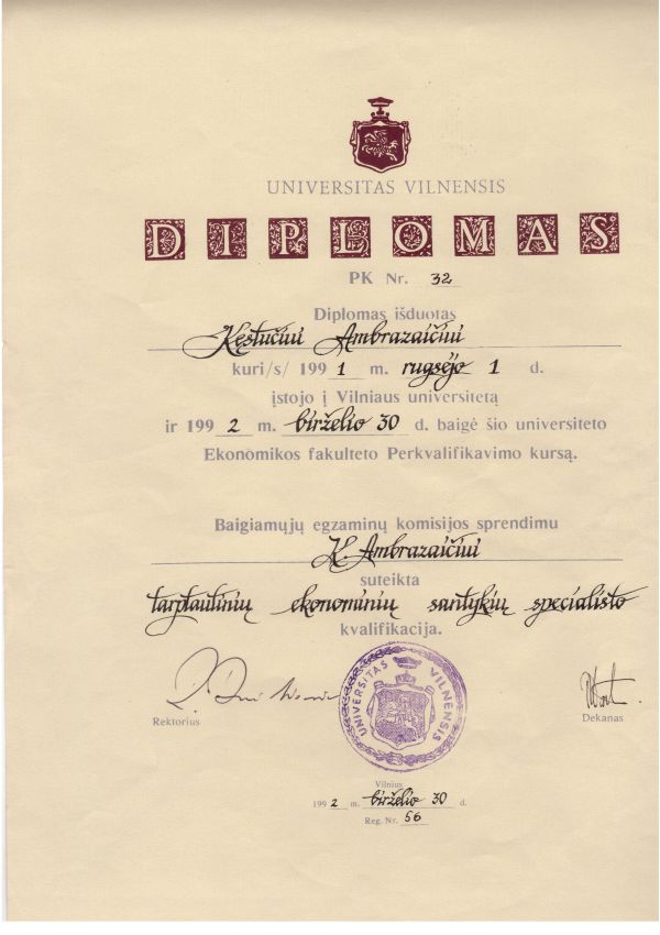 VU diplomas_1992.jpg